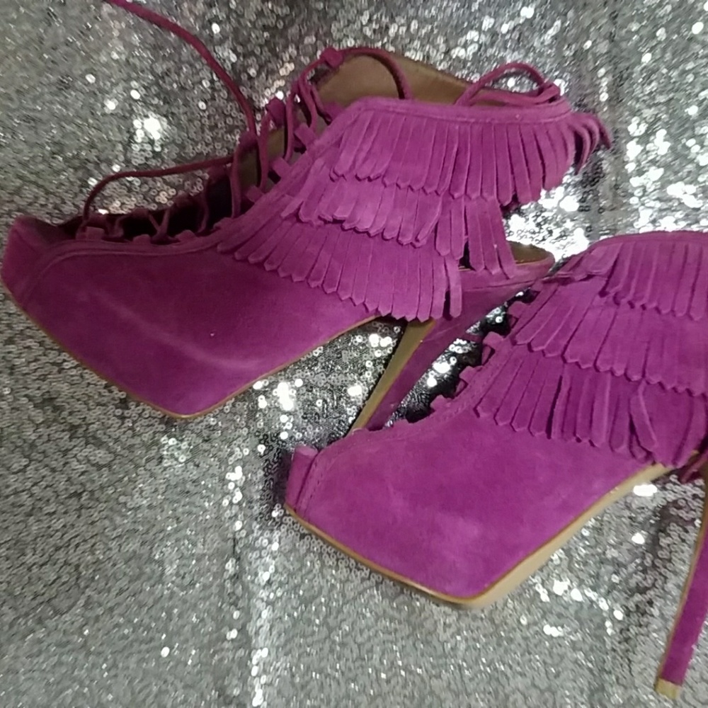 HOT PINK SUEDE HEELS